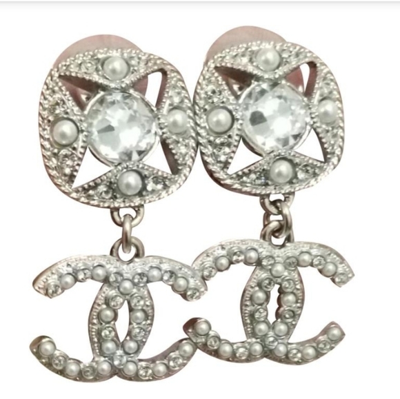 🆕 SOLD !!!! CHANEL Runway Spring /Summer 22 - Picture 11 of 12